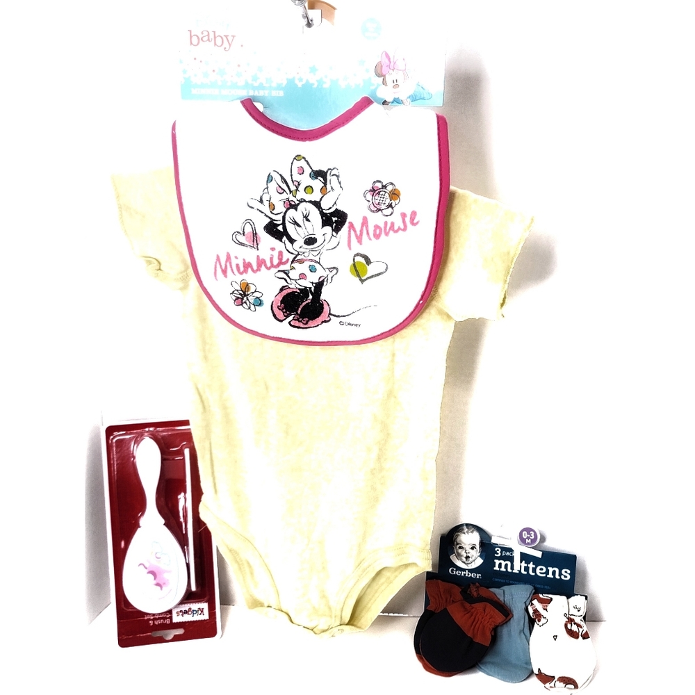 `K25629 4 PCS Baby Bundle  Bodysuit Bib Mittens & Brush/Comb